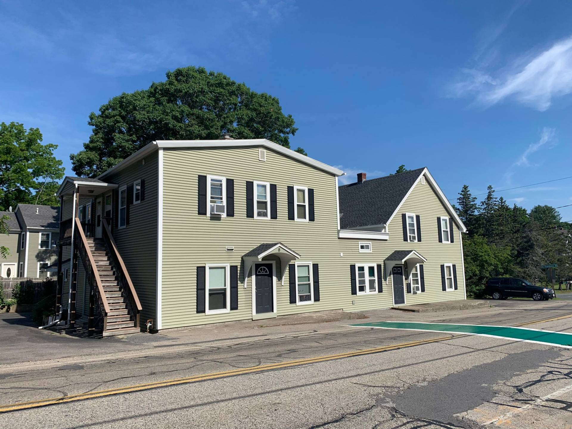 8 Boston Rd